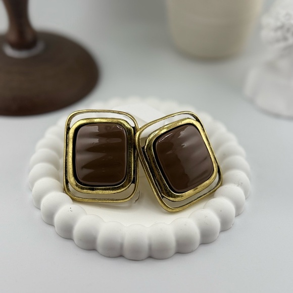 ✨ Bold Square Statement Earrings – Gold & Brown Retro Style - Picture 11 of 11